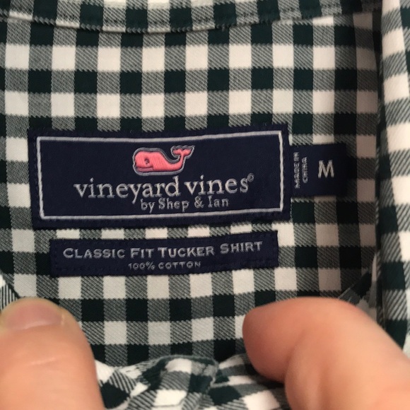 NWT Vineyard Vines button down shirt (M) - Picture 4 of 4